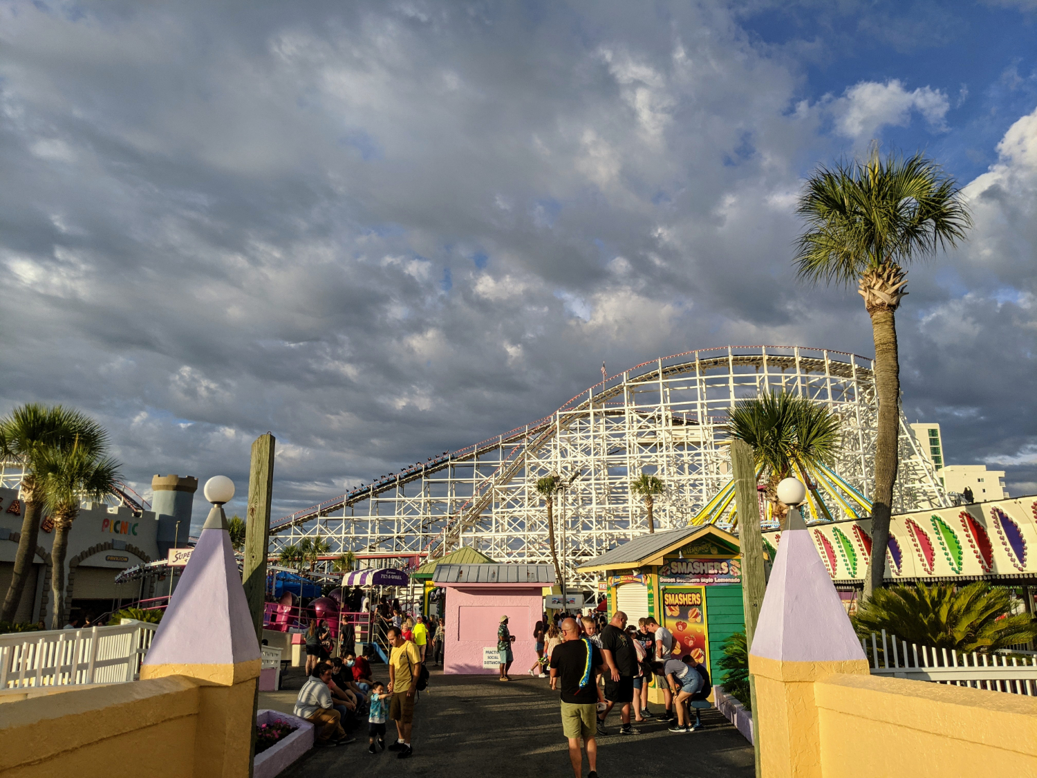 Family Kingdom Amusement Park - Roadtrips & Rollercoasters