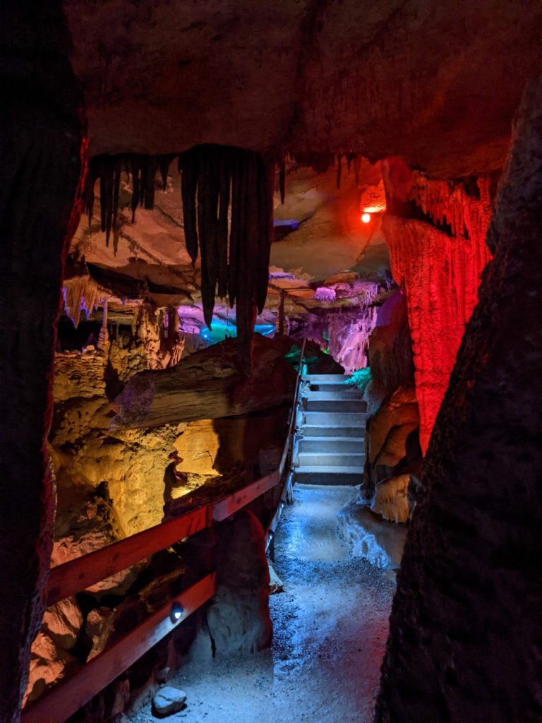 Raccoon Mountain Caverns