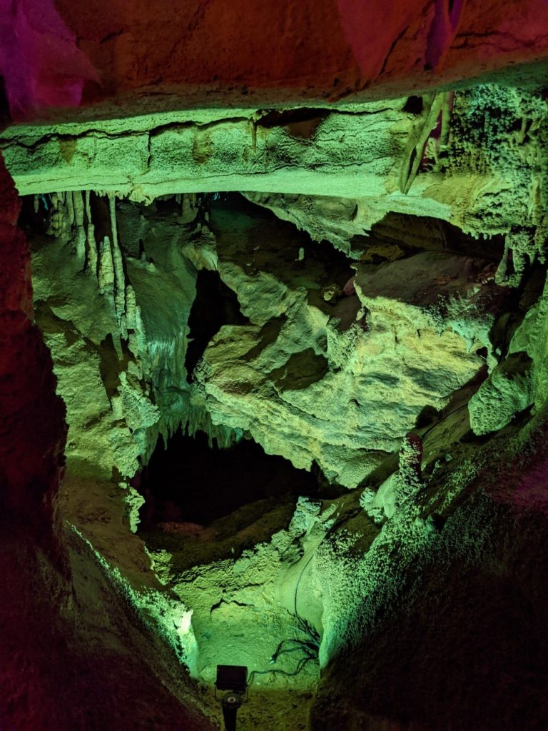 Raccoon Mountain Caverns