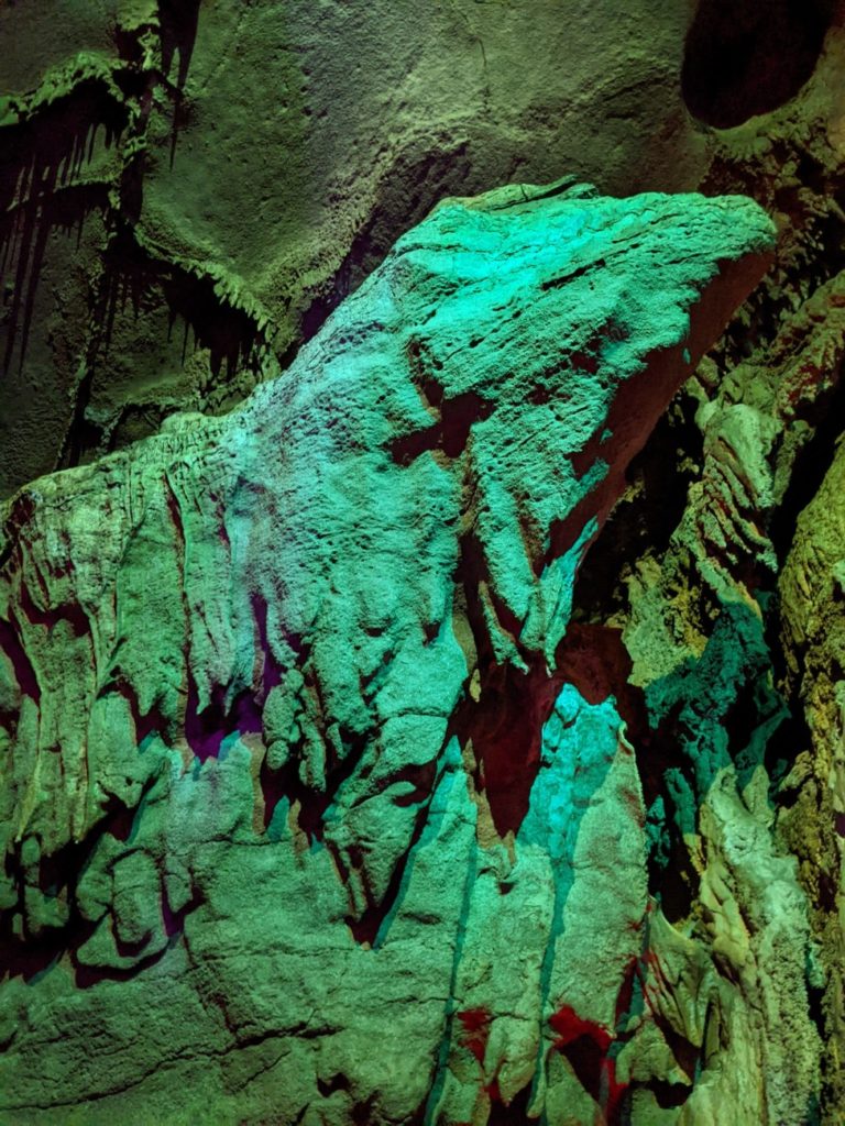 Raccoon Mountain Caverns