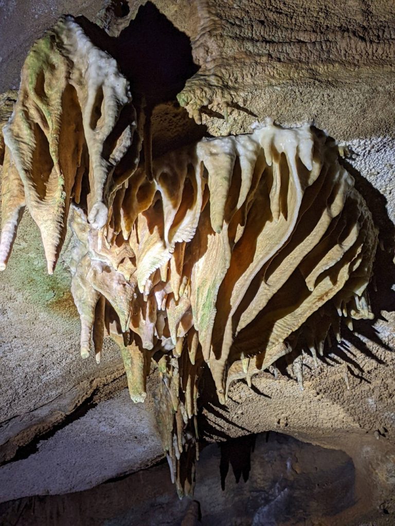 Raccoon Mountain Caverns