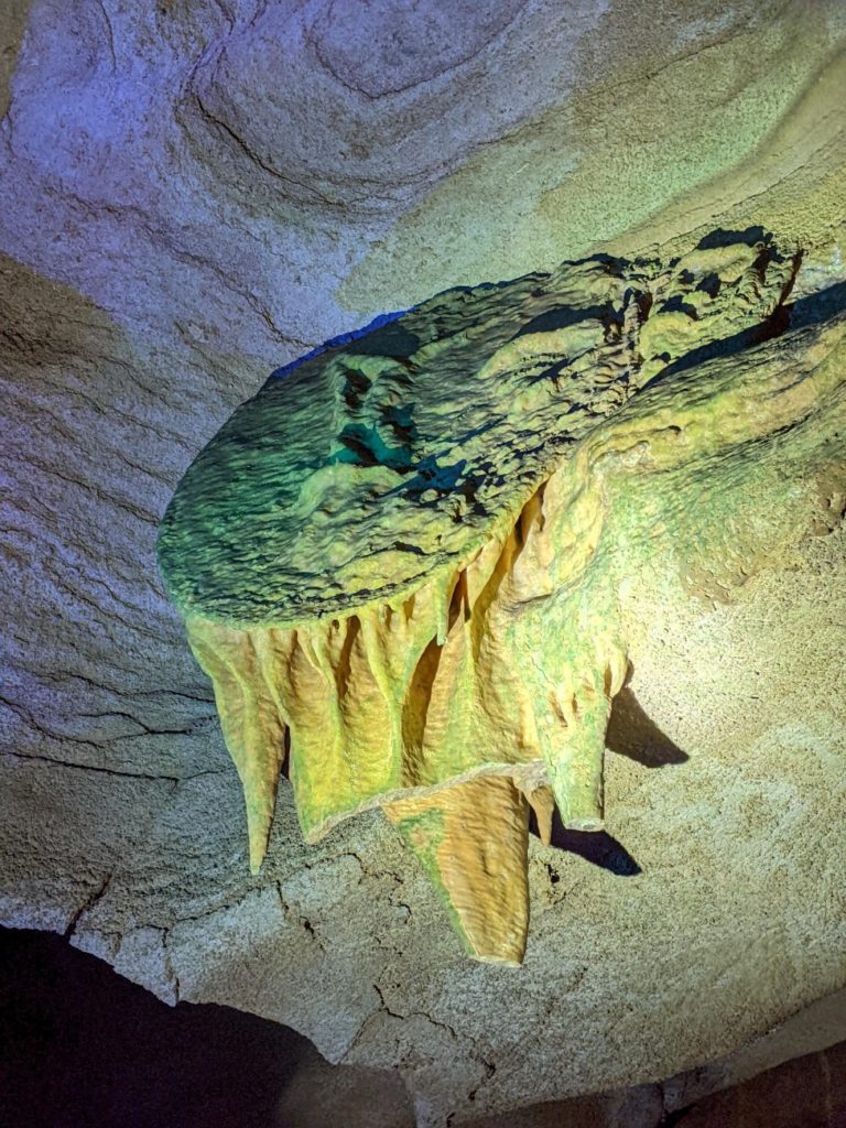 Raccoon Mountain Caverns