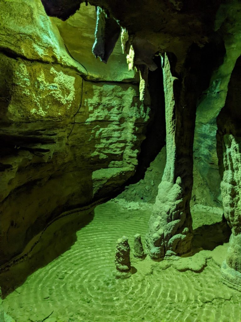 Raccoon Mountain Caverns