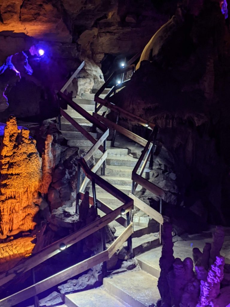 Raccoon Mountain Caverns