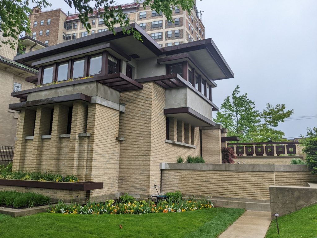 Frank Lloyd Wright Emil Bach House