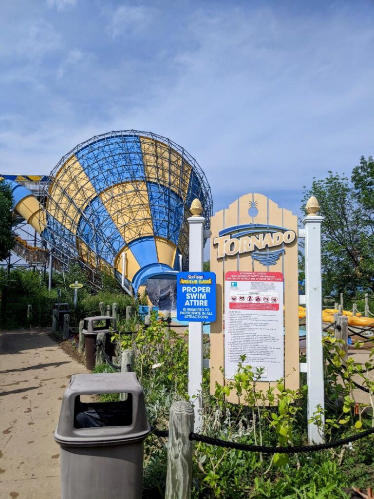 Hurricane Harbor Chicago