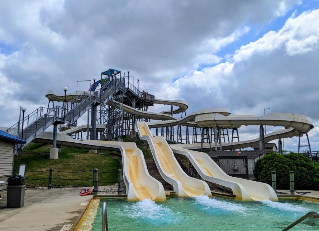 Hurricane Harbor Rockford