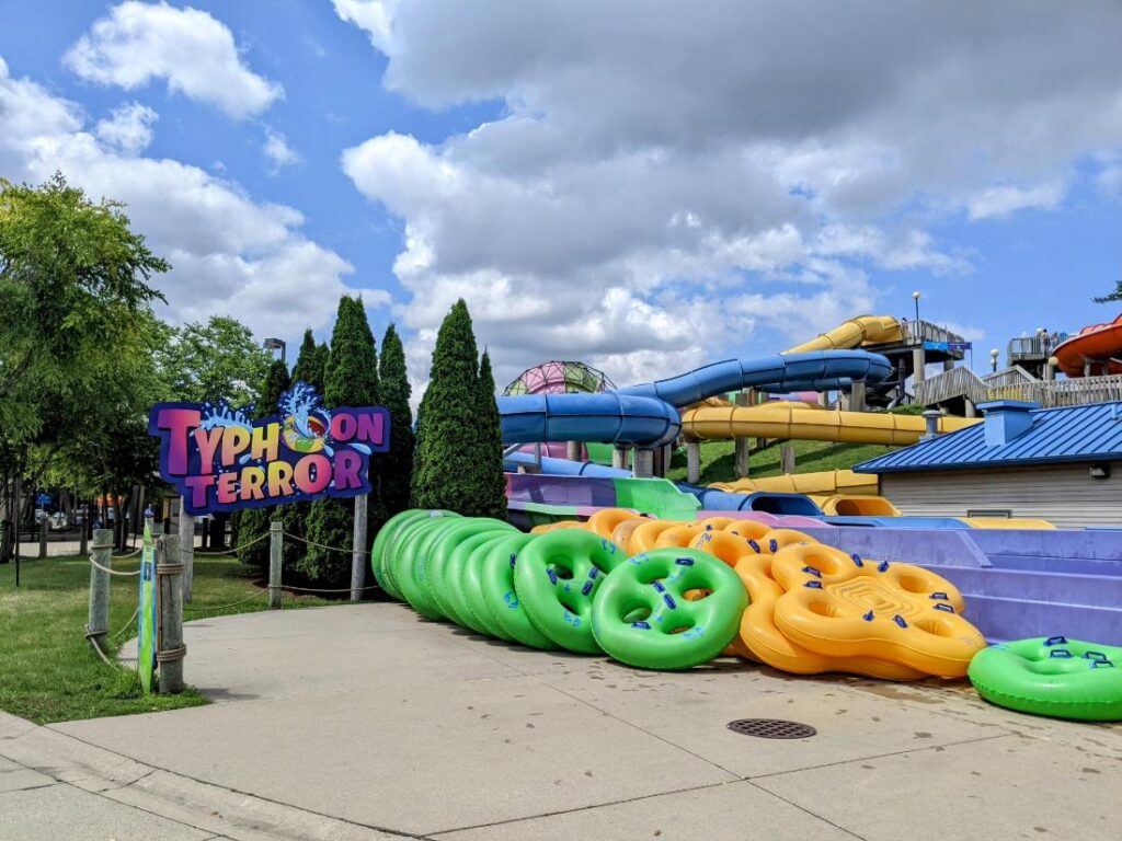 Hurricane Harbor Rockford