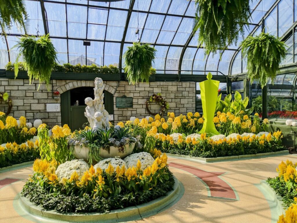 Niagara Falls - Floral Showhouse