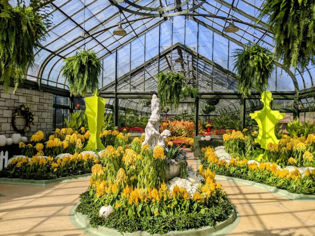 Niagara Falls - Floral Showhouse